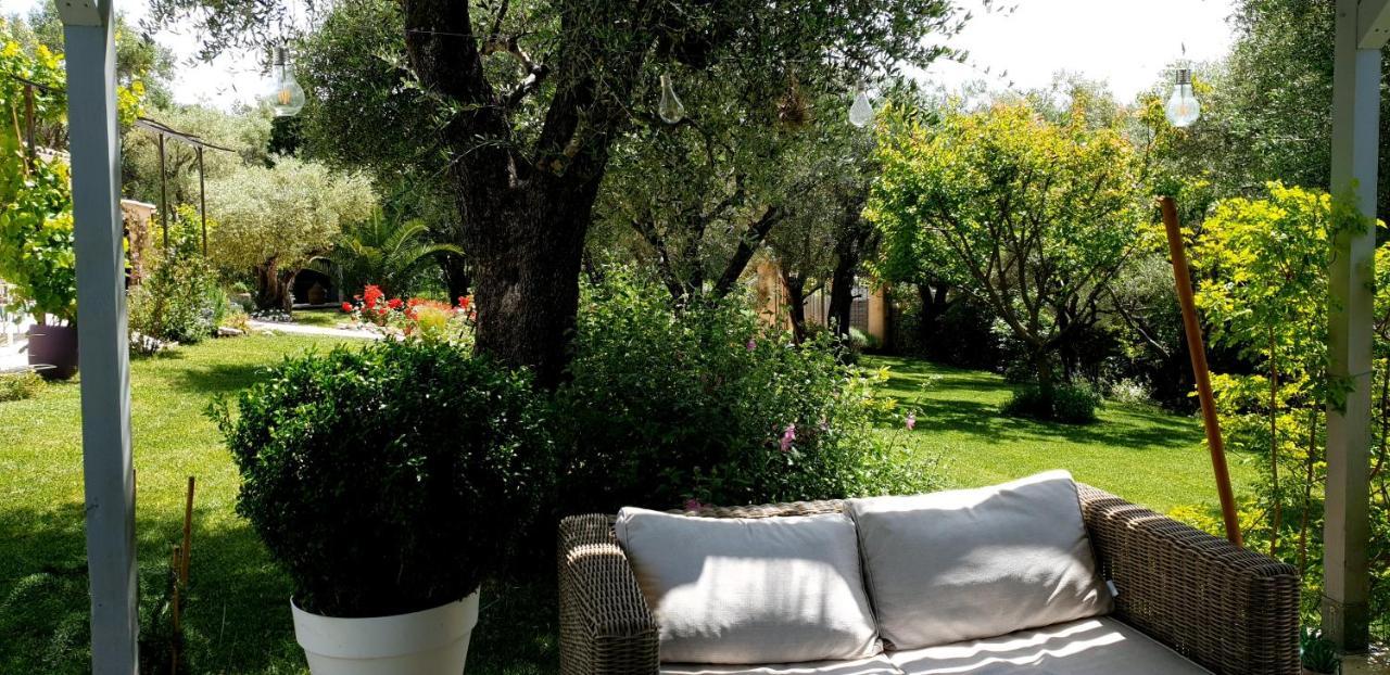 La Bastide Aux Oliviers Hotel Tourrettes-sur-Loup Luaran gambar