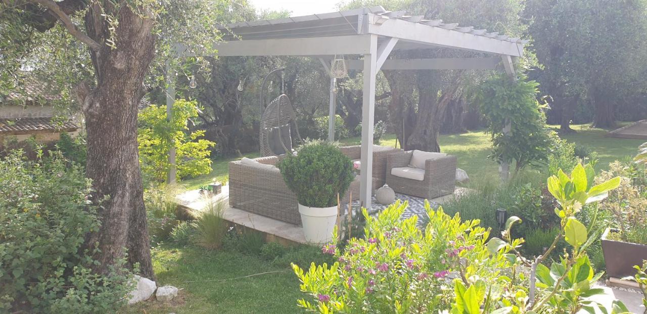 La Bastide Aux Oliviers Hotel Tourrettes-sur-Loup Luaran gambar